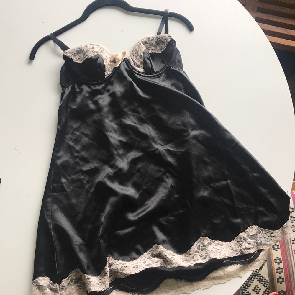 New Black and Tan nightie S